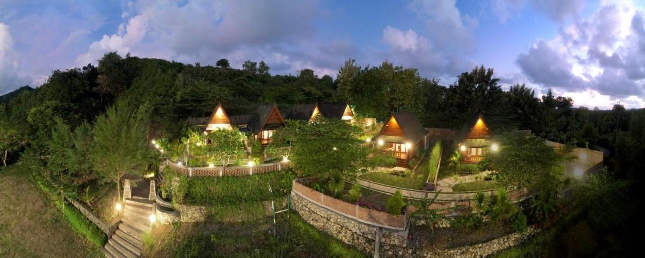 Cersen Resort Lombok Kuta  Exteriör bild