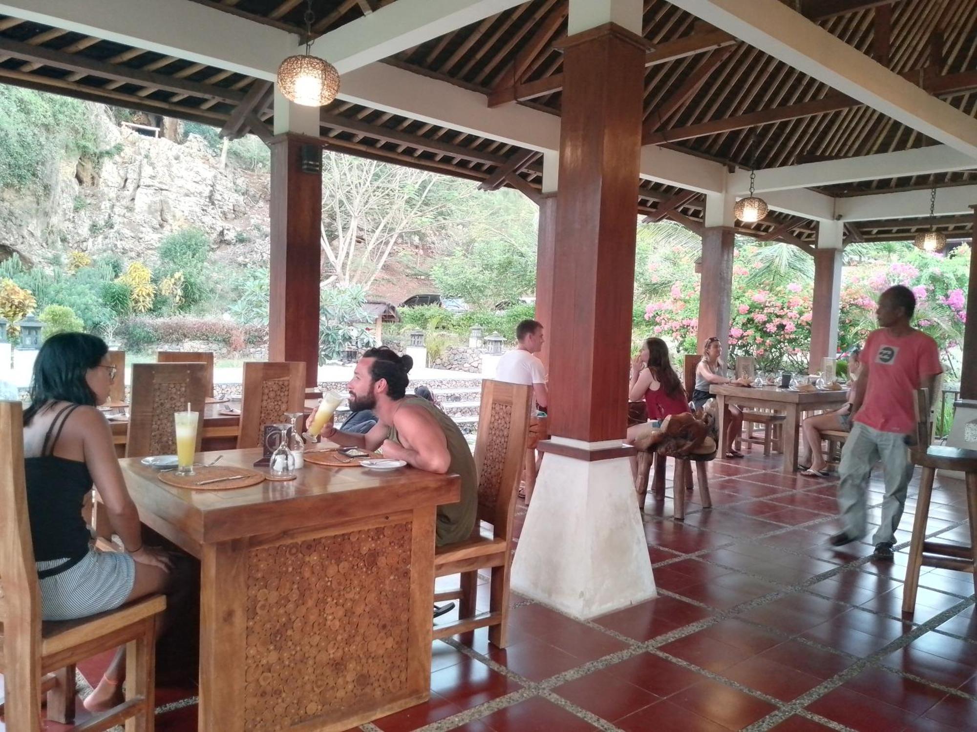 Cersen Resort Lombok Kuta  Exteriör bild